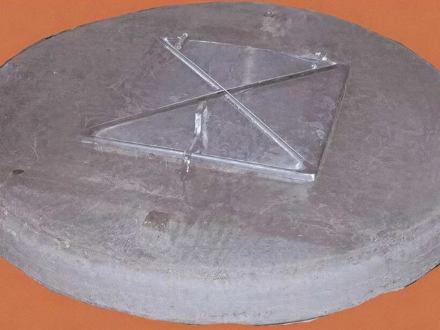 Tapa de pozo sin arco